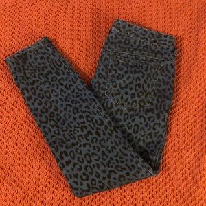 FREE PEOPLE BLUE LEOPARD PRINT JEANS ~size 29~